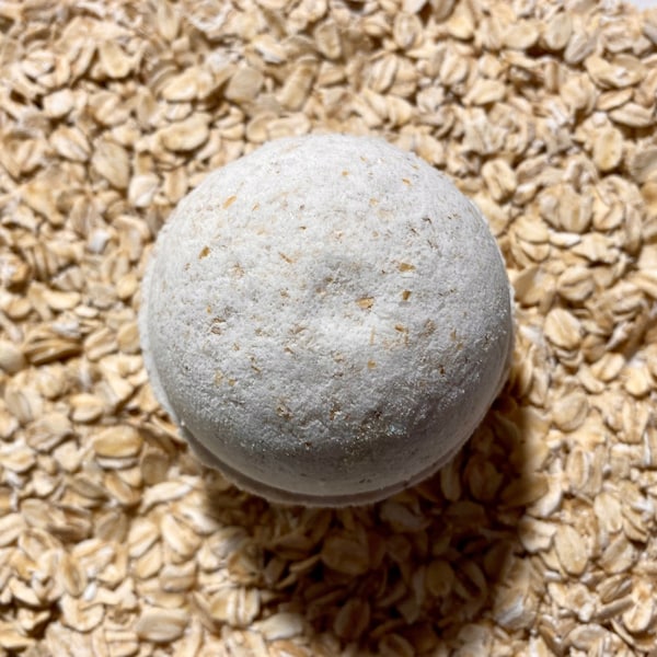 Soothing Colloidal Oatmeal Bath Bomb | Vegan & Skin Safe