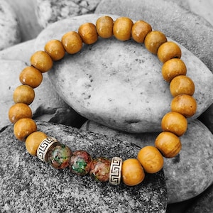 Boho Wooden Bead Bracelet: Colorful Glass Accents