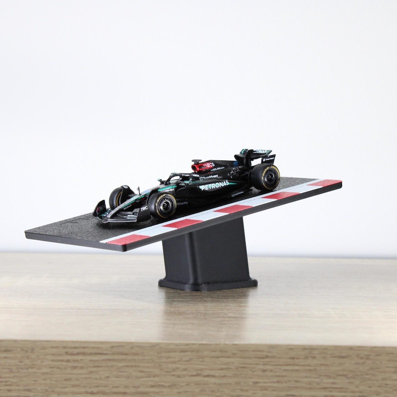F1 Gift, Formula 1 1:43 Diecast Model Car on Track Display Stand image 7