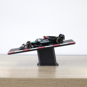 F1 Gift, Formula 1 1:43 Diecast Model Car on Track Display Stand image 8