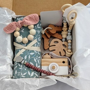 Girl Baby Gift Box, Baby Girl Gift Set, Girl Baby Shower Gift, Gifts for Babies, Wooden Baby Toys, New Baby Gift, Baby Girl, Wooden Gym Toys