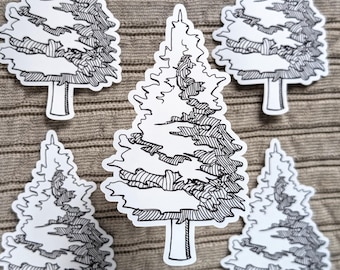Può includere: Cinque disegni in bianco e nero di pini su uno sfondo beige. Gli alberi sono di dimensioni e forme diverse, ma hanno tutti uno stile simile.