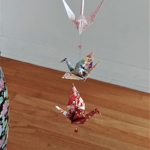 Attrape-soleil personnalisé grues en origami, cristal Swarovski, chaîne de grues, art en papier