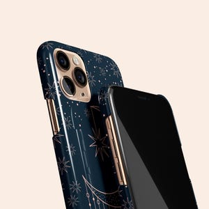 ギャラクシーブルーの天体模様のスマホケース、ピンクの月と星のデザイン、ダークブルーの保護ハードカバー 画像 4