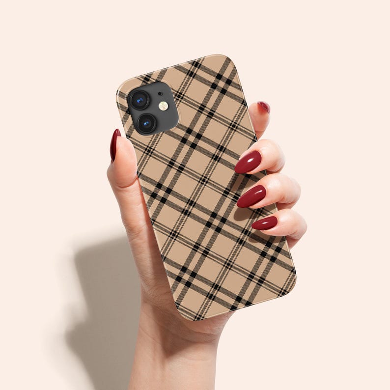 Capa xadrez marrom para celular, capa xadrez para iPhone 14, capa estilo preppy para iPhone 13, capa para iPhone 12 com tema outono, capa para iPhone 11 com tema outono, Galaxy S23, Pixel 7 imagem 4