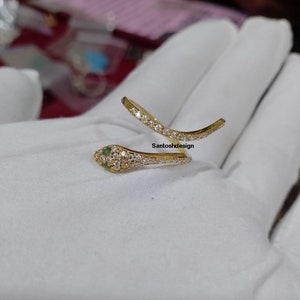 14k Solid Gold Emerald Diamond Snake Ring,Beautiful Design Snake Emerald Diamond 14k Solid Gold Ring,handmade Ring jewelry,Gift