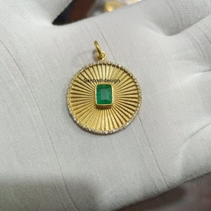 14k Solid Gold Fluted Disc Emerald Diamond Charm Pendant,Beautiful Fluted Disc Diamond Emerald Gold Charm,Handmade Pendant Jewelry,Gift