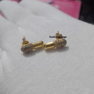 Beautiful Pill Diamond 925 Sterling Silver Studded Earring,Pill Diamond Silver Charm Earring,Capsule Earring,Handmade Earring Jewelry