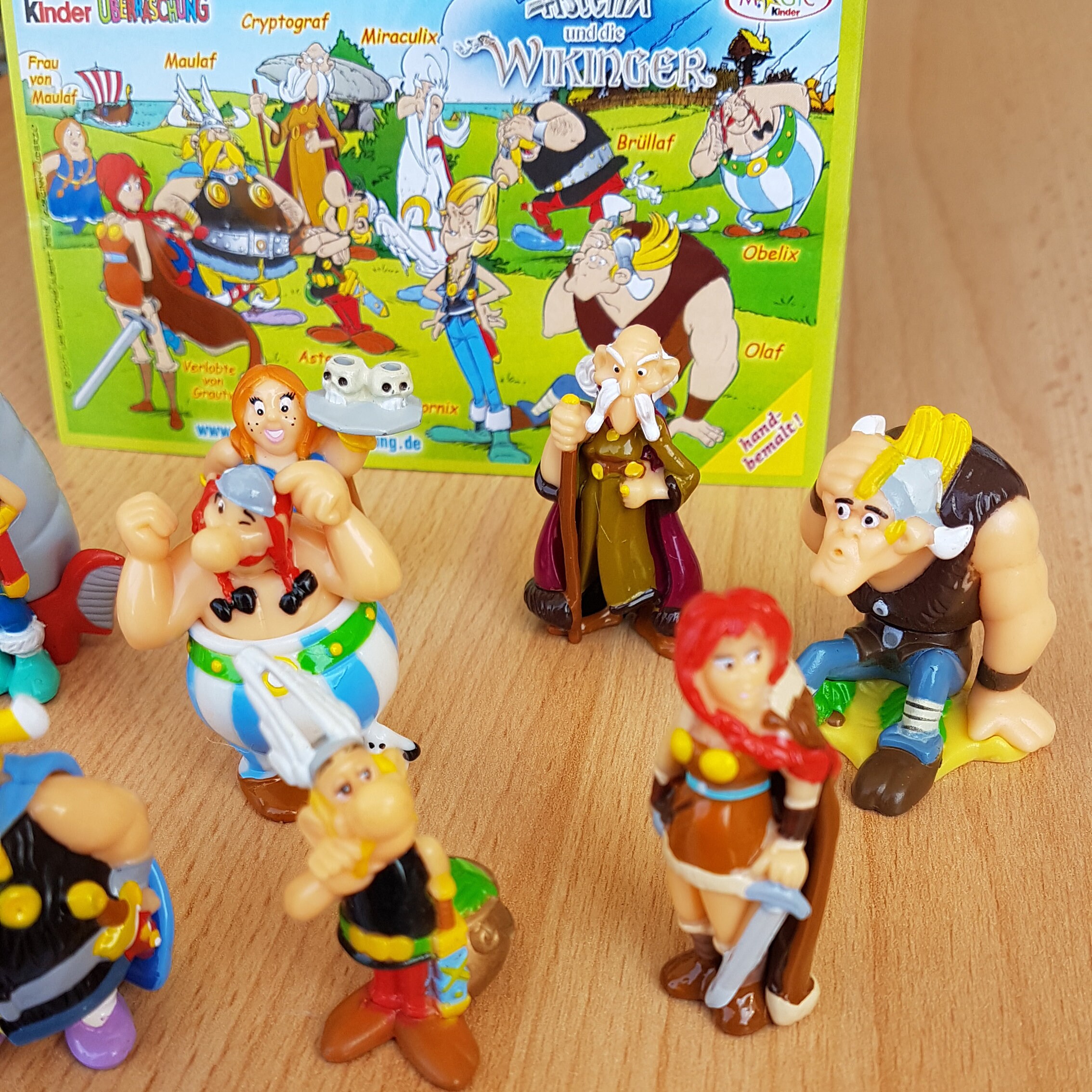 kinder-ferrero-surprise-asterix-obelix-vikings-10x-figures-cake-toppers