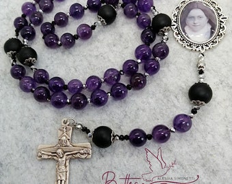 St Therese of Lisieux Rosary, Amethyst prayer beads, gemstones rosary in amethyst and black onyx beads. Heilroom family, chaplet handmade