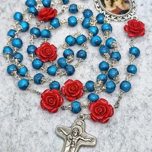 Our Lady of Confidence Rosary, Virgin Mary with Baby Jesus, Our Lady of Trust Rosary, Rosary, Green Rosary with Roses, Catholic Prayer Beads
