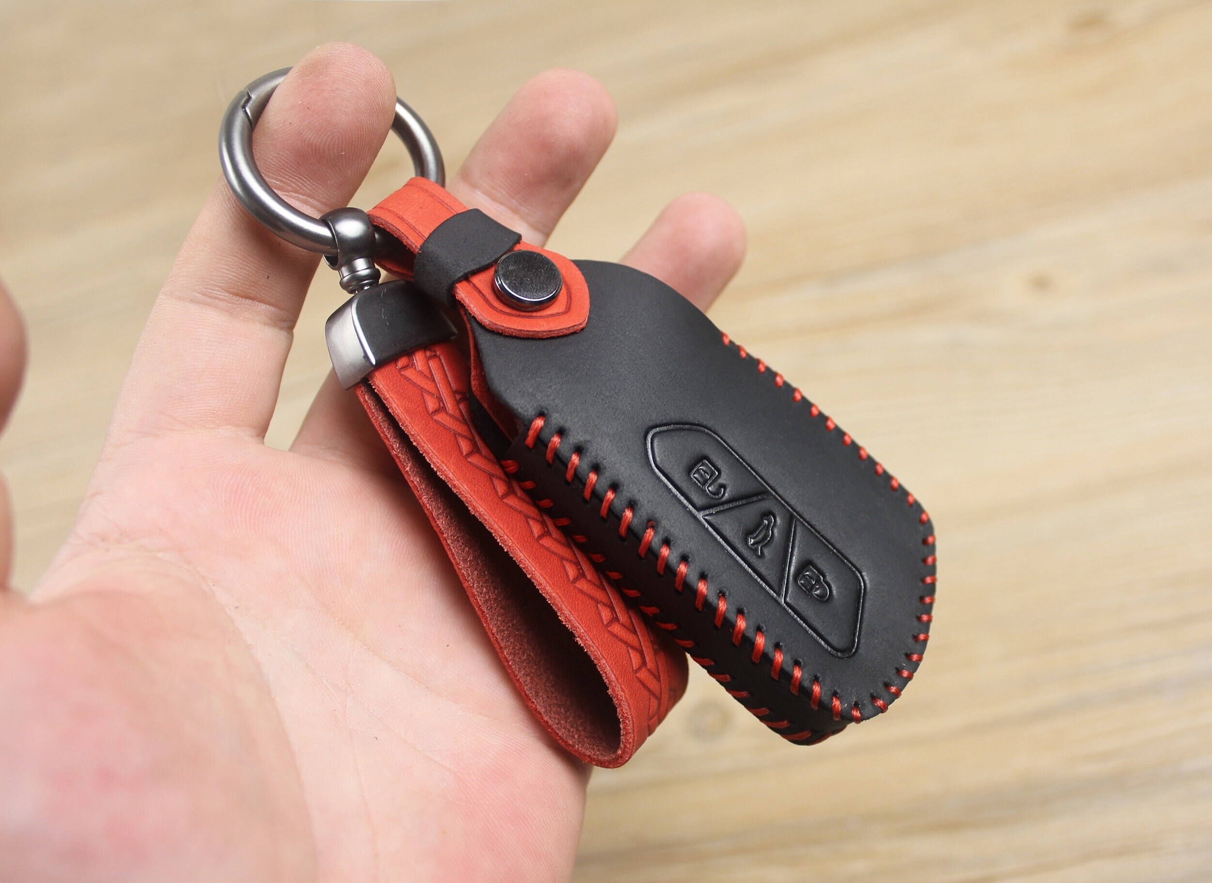 Genuine SEAT Cupra Keyring Black Anodised Metal Key Fob Leon Cupra