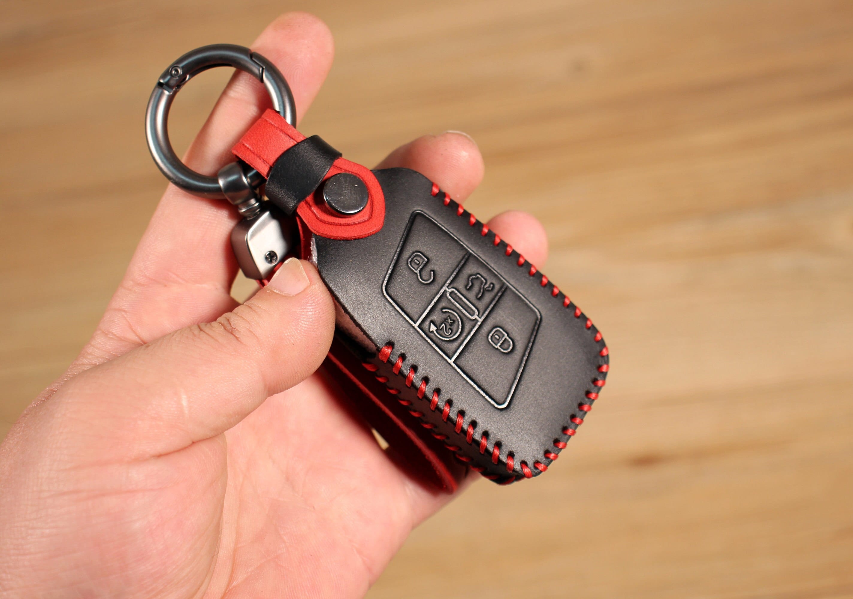 VW Passat Teramont Bora Tiguan TAYRON 2024 対応 アルカンターラ ABS キーケース 保護 VW シリコンキーカバー  (Golf7/Touran(5T)/Tiguan(AX1/AD1)/T-Roc/Polo(6C)) VW純正キーカバー  マニアックス公式通販｜maniacs web shop VW Passat Teramont Bora Tiguan Tayron ... VW Passat Teramont Bora Tiguan TAYRON 2024 対応 アルカンターラ ABS キーケース 保護