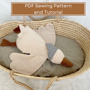 Modello di cucito in PDF per peluche d&#39;oca con tutorial fotografico