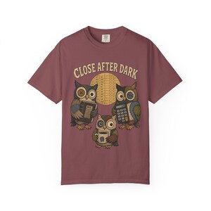 Sluit na zonsondergang | Grappig T-shirt voor accountants | Comfort Colors