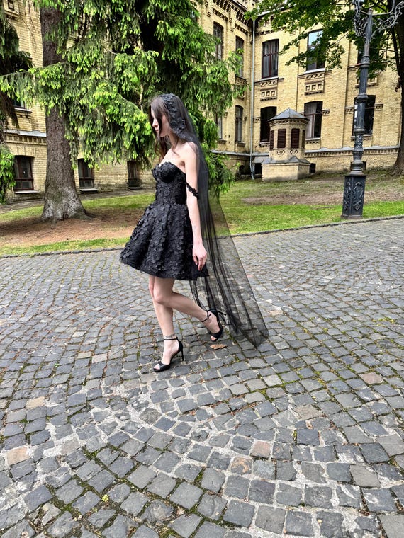 Short Black Wedding Dress: Gothic Corset, Floral Lace, Veil Included
