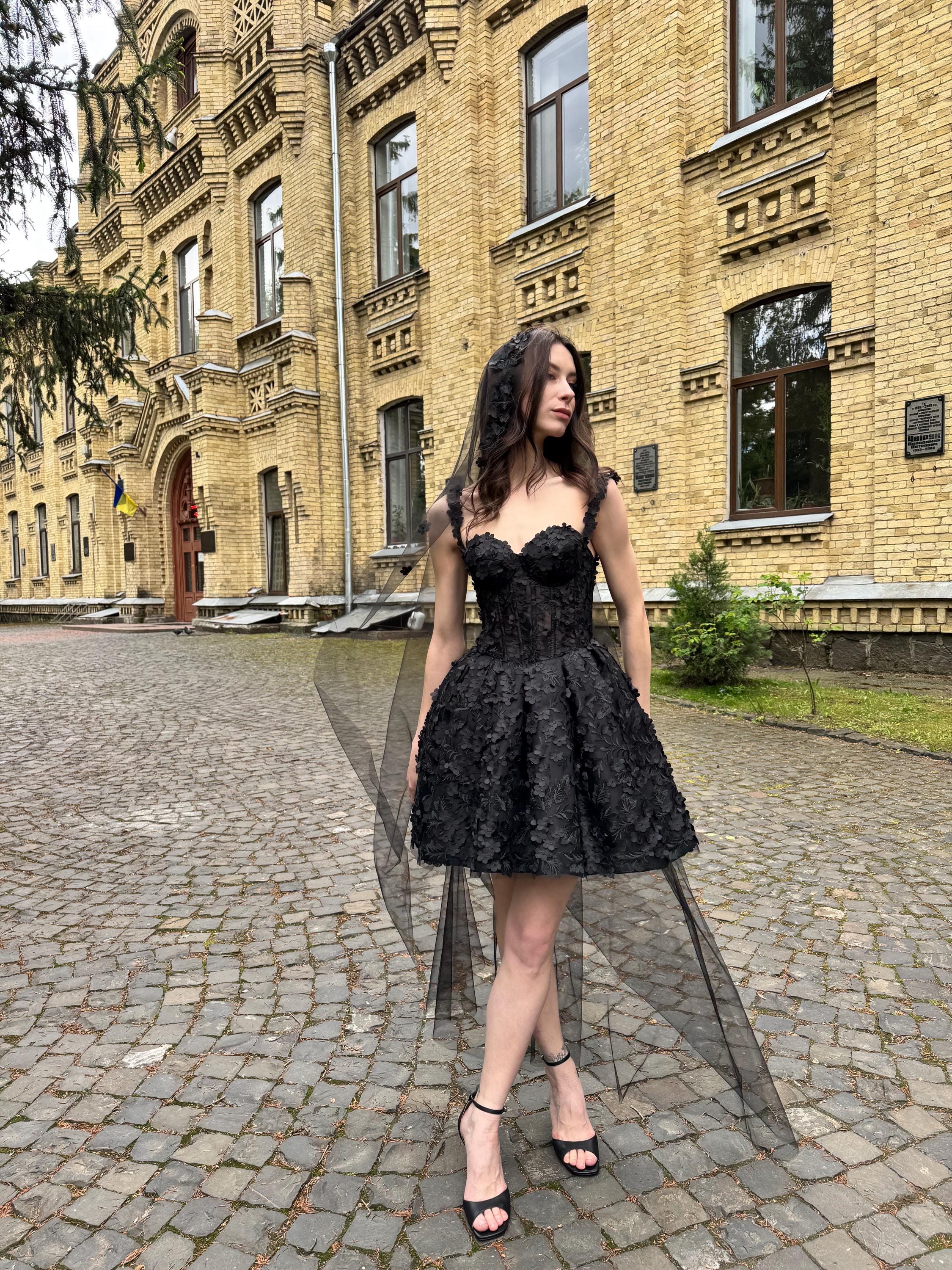 Short Black Wedding Dress: Gothic Corset, Floral Lace, Veil Included