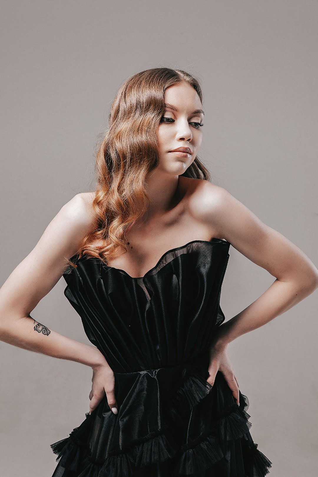 Sexy Ball Gown Black Wedding Dresses Tulle Halter Gothic Gown main image 0