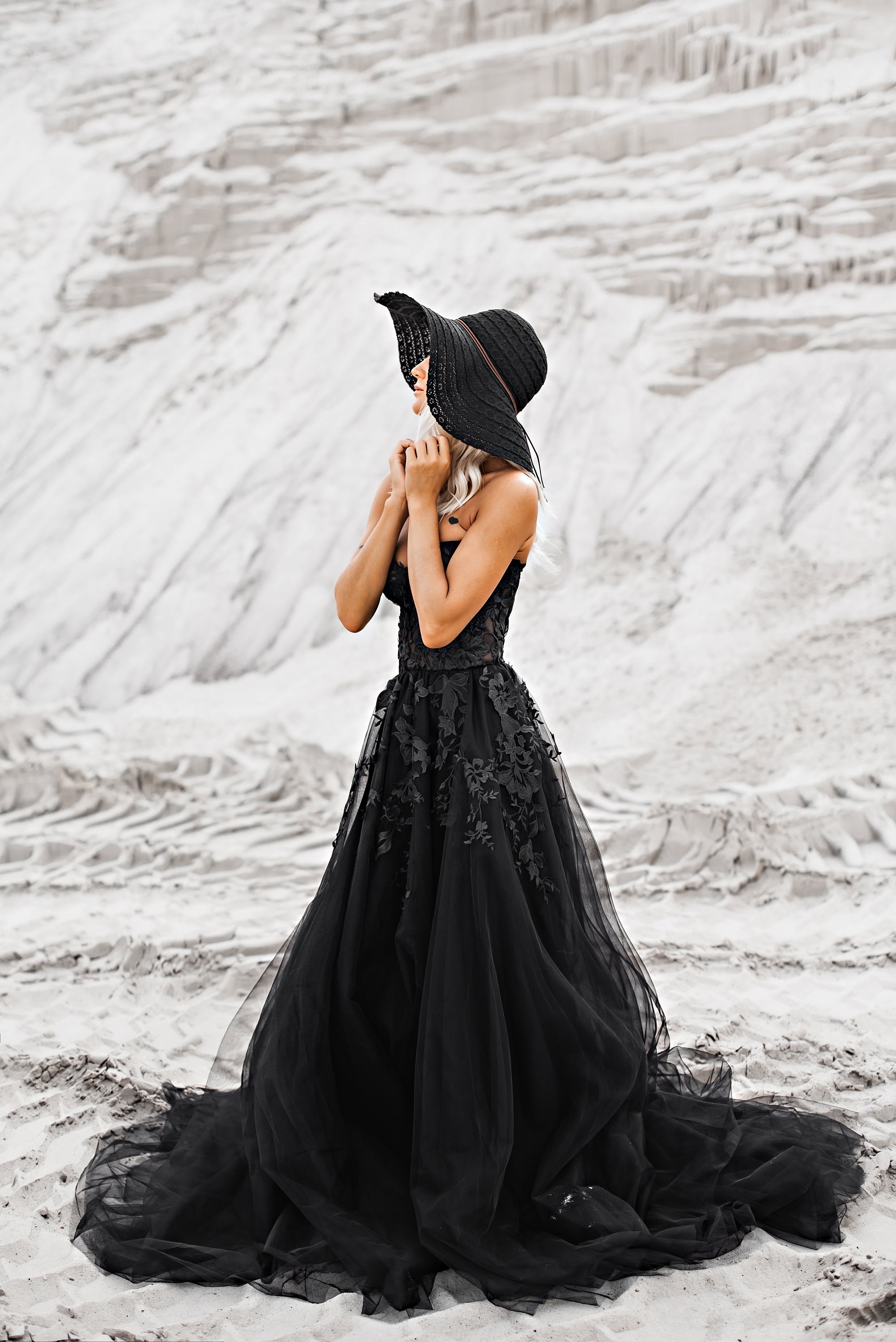 Enchanting Black Corset Wedding Dress With Detachable Cups and