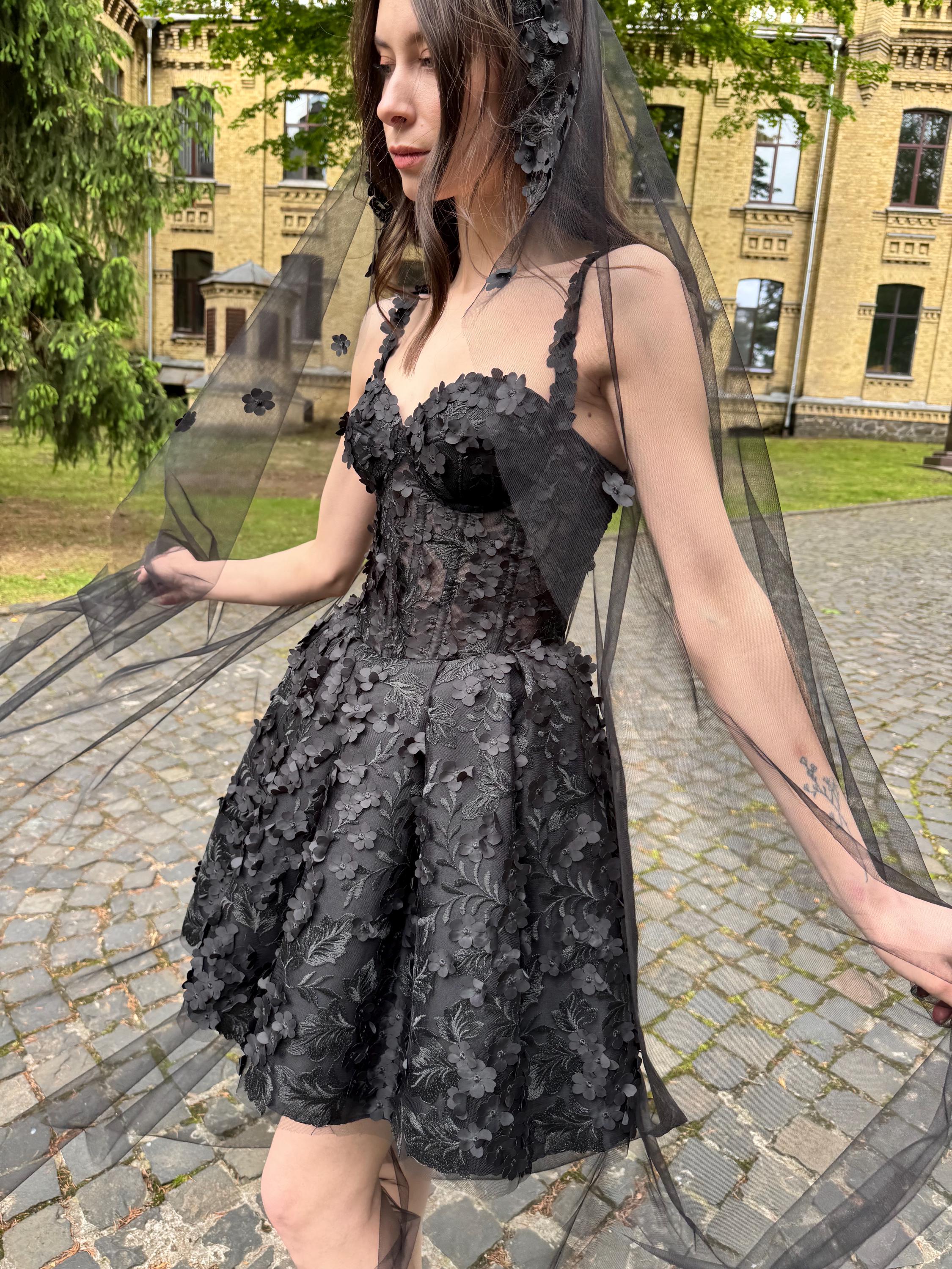 Short Black Wedding Dress: Gothic Corset, Floral Lace, Veil Included