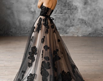 Vestido de novia de encaje negro floral: vestido de novia gótico con corsé