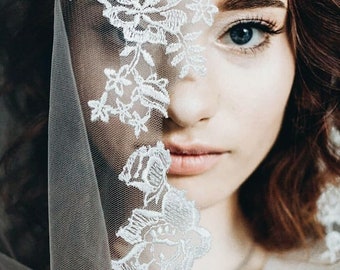 Lace wedding veil, Single tier veil with lace, Milk lace veil, Wedding long veil, Lace edged veil, lace trim wedding veil, soft veil