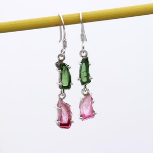 Roher Edelstein Schmuck, Rohe Turmalin Ohrringe für Sie, 925 Silber Ohrringe, Rosa und Grüner Turmalin, Turmalin Scheiben, Handgemachte Ohrringe