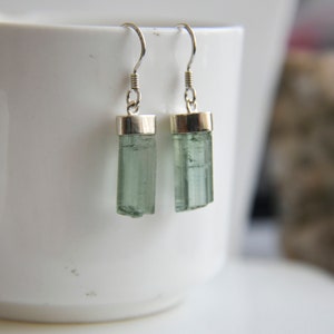 Raw tourmaline earrings, Green Tourmaline earrings, Earrinsg for her, Silver earrings, Tourmaline pencil, Minimalist earrings, Boho jewelry