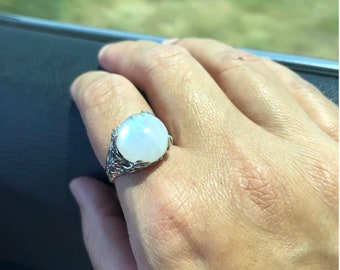 Moonstone Ring“Luna”Moonstone Engagement ring,Moonstone Jewelry,Moon Ring | Celestial Ring,Celestial Jewelry,Moon Phase Ring,crescent ring