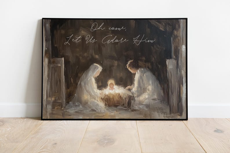 Może przedstawiać: Malowidło przedstawiające scenę narodzin z tekstem "Oh come, Let Us Adore Him". Obraz przedstawia Marię, J&oacute;zefa i małego Jezusa w słabo oświetlonej stajni.