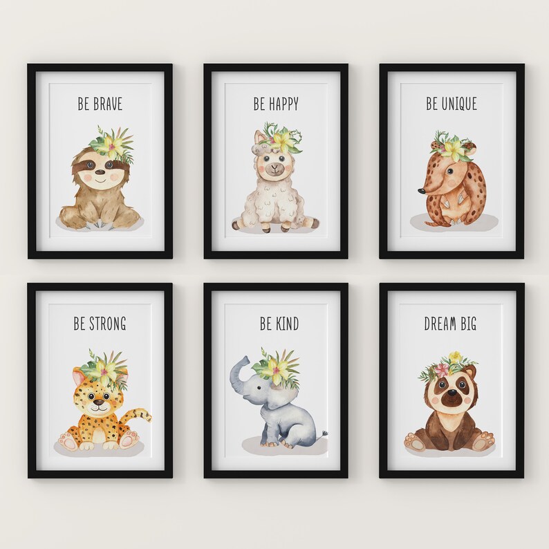 Puede incluir: Seis impresiones enmarcadas con ilustraciones de acuarela de animales que llevan coronas de flores. Cada impresi&oacute;n presenta un animal diferente y un mensaje positivo, como "S&eacute; valiente", "S&eacute; feliz", "S&eacute; &uacute;nico", "S&eacute; fuerte", "S&eacute; amable" y "Sue&ntilde;a en grande".