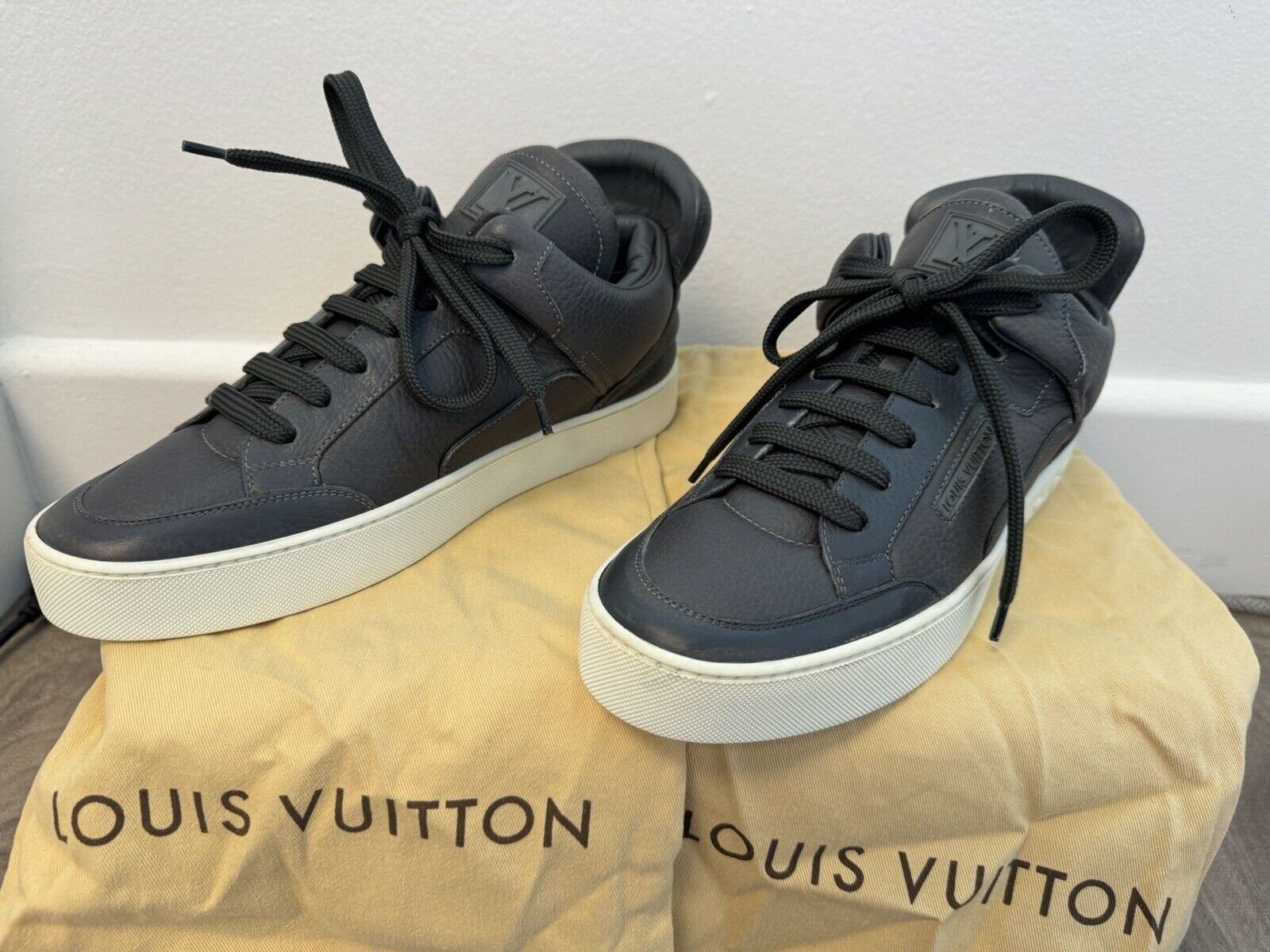 100% Authentic Louis Vuitton X Kanye West Anthracite LV Size 100% Authentic Louis Vuitton X Kanye West Anthracite LV Size