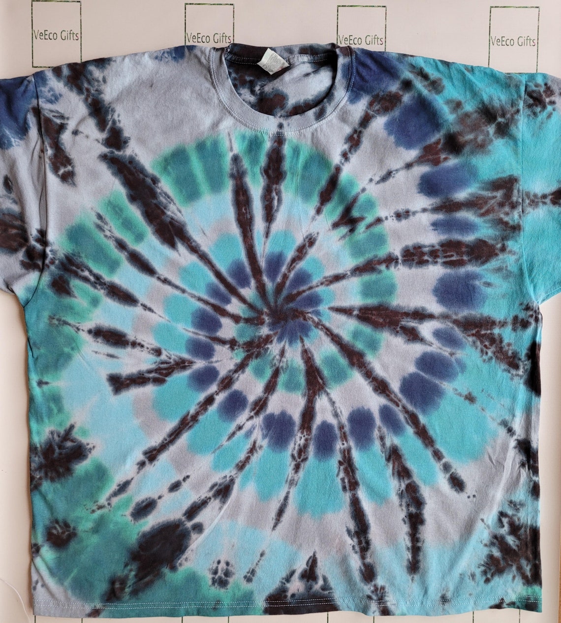 Hand tie dyed spider swirl pattern 100% cotton T-shirt. | Etsy
