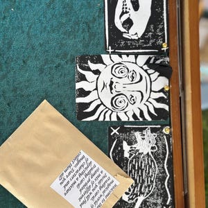 Cartes à collectionner imprimées en relief