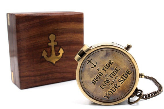 LAITON ANTIQUE CALENDRIER Boussole Avec Marron Boîte en Bois Vintage