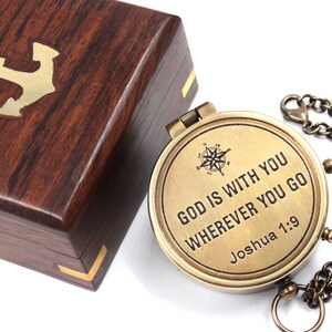 GOD is with You Joshua 1:9 Antiquelook Engraved brass Compass Graduationday\Son\Father\Love\Sister\Husband\Wife nautical Home\Office décor