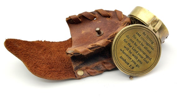Boussole Randonnée Survie Précise Boussole Militaire En Laiton - Navigation Plein Air - Étanche, Précise - Avec Chaîne Métal - Cadeau Randonnée, Survie Boussole Portable Vintage