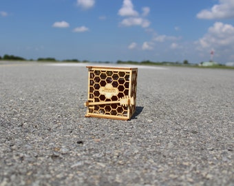 Laser cut decorative honey wooden box 250 g, gift box | SVG DXF PDF |