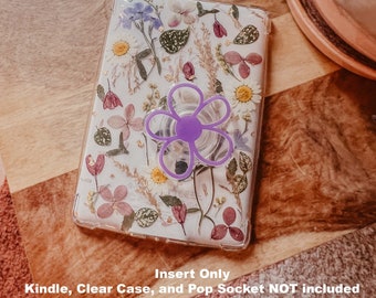 Inserción floral prensada para estuche Kindle transparente- *INSERT SOLAMENTE, estuche NO incluido* Personalizable hecho a pedido. El tiempo de procesamiento puede ser de 4 a 5 semanas.