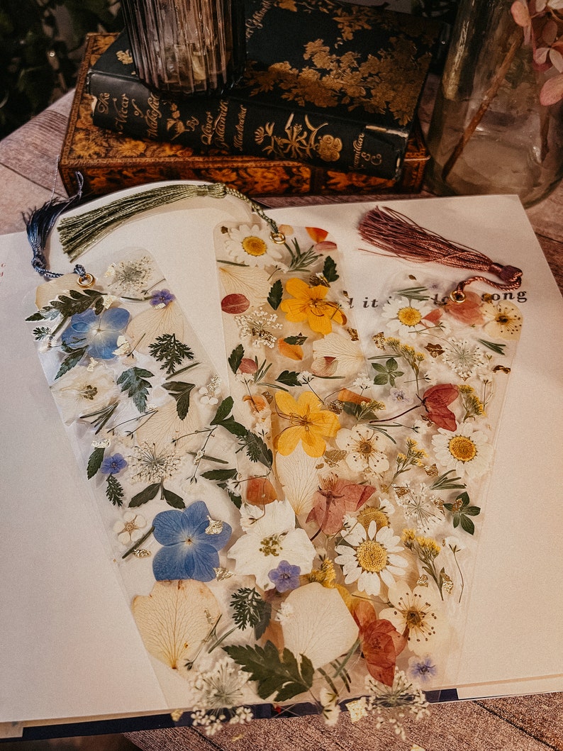 Custom Pressed Laminated Floral Bookmarks, Real Dried Flowers, Made To Order, Personalizable, Handmade image 5