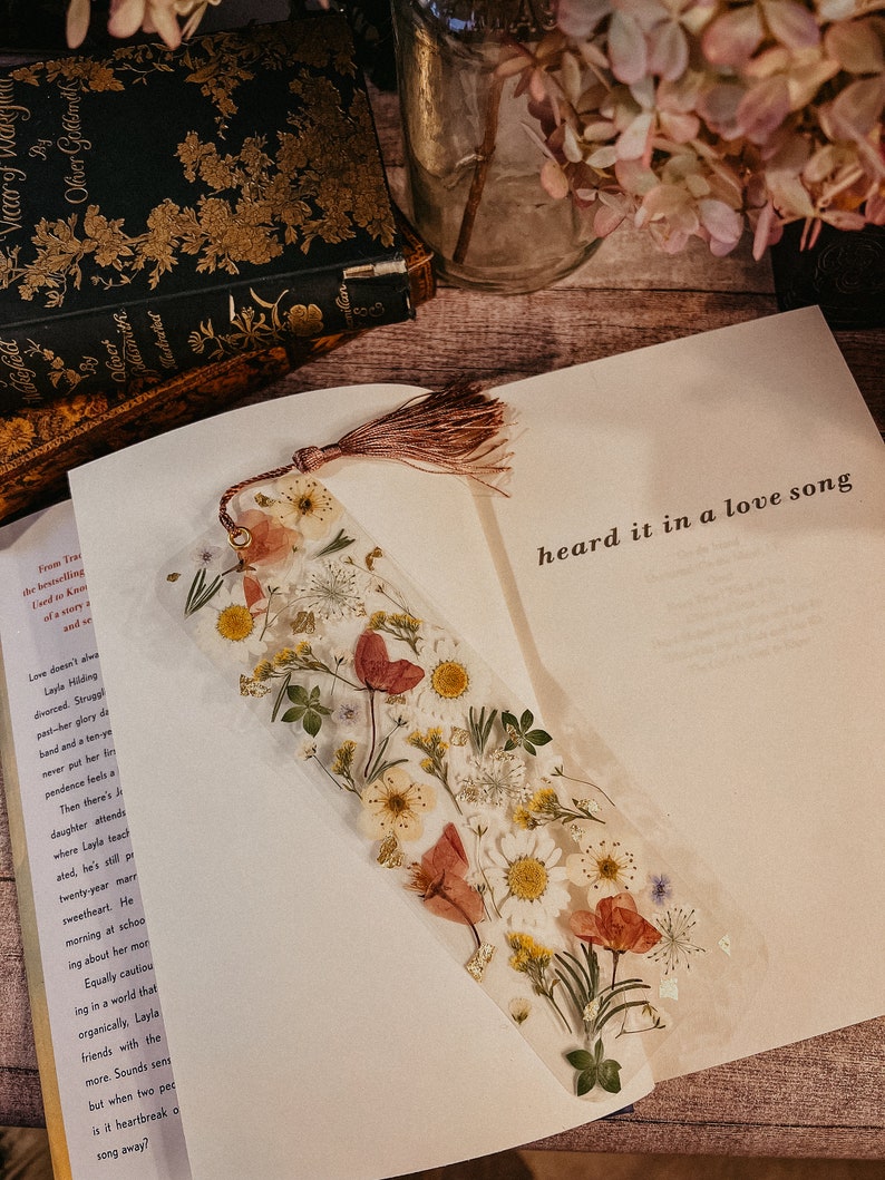 Custom Pressed Laminated Floral Bookmarks, Real Dried Flowers, Made To Order, Personalizable, Handmade image 3