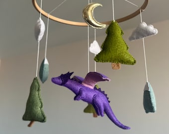 Dragon baby mobile Fantasy nursery mobile Felt dragon Gender neutral Baby shower gift Fairy tale nursery Hanging mobile Woodland nursery