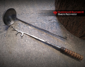 Medieval cooking equipment, counter and meat picker