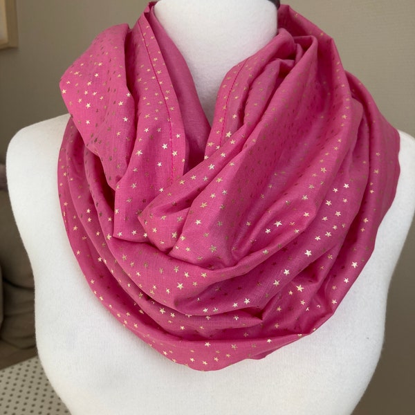 Tour de cou / Snood en  gaze de coton Fushia   et étoiles dorées