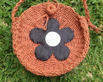 1960s inspirado upcycled paja círculo bolso Daisy marrón cuero cosido 1970s Hippie Boho Woodstock Crossbody hombro correa de hombro