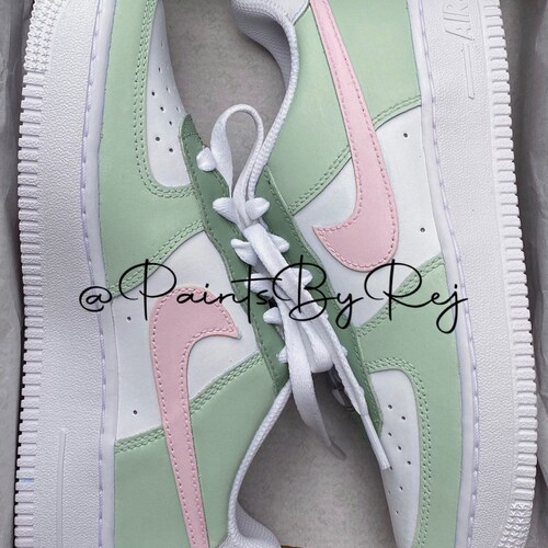air force 1 white coloured tick