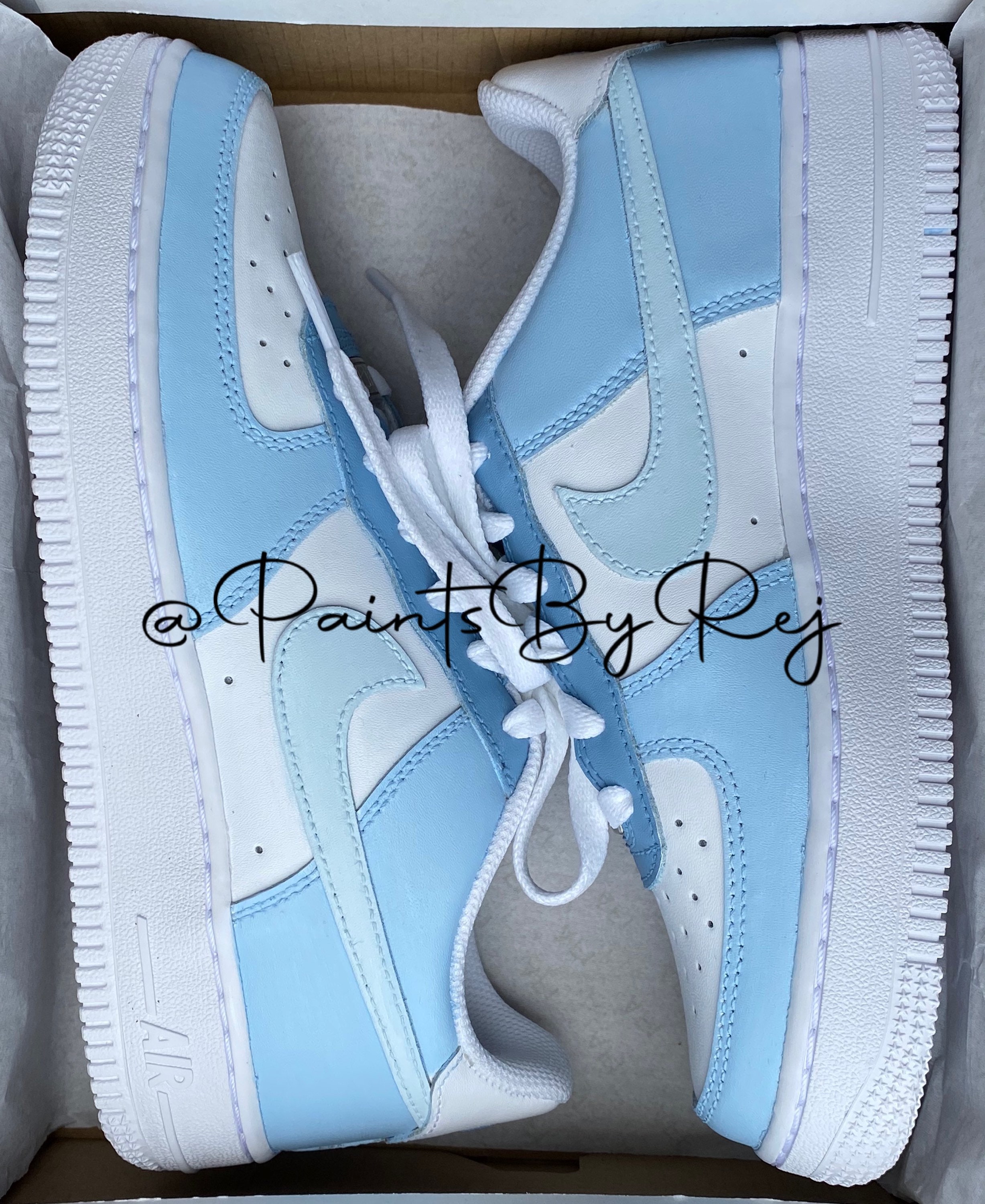 cacahuètes Shuraba Trop custom blue nike air force 1 rugueux Modérateur ...