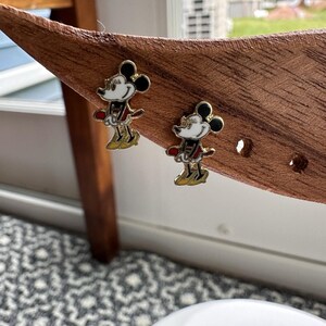 Pendientes vintage de Minnie Mouse en cloisonné, de Walt Disney Productions, hechos en Taiwán. imagen 3