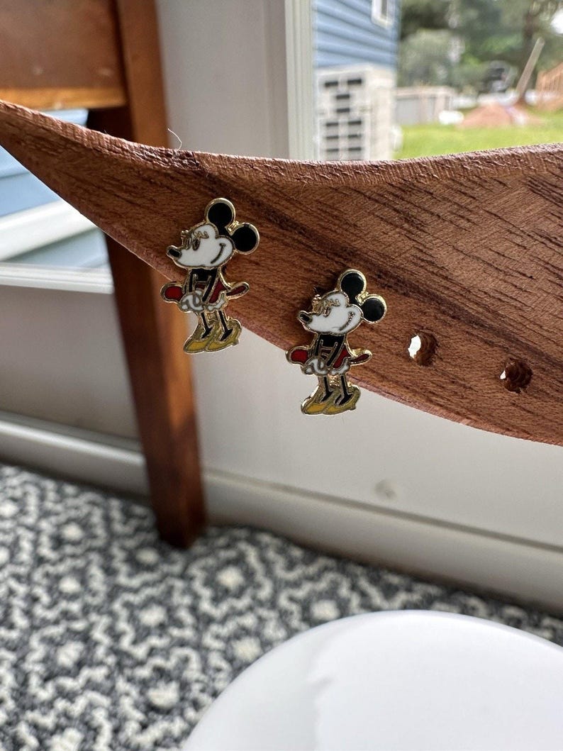 Pendientes vintage de Minnie Mouse en cloisonné, de Walt Disney Productions, hechos en Taiwán. imagen 3