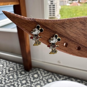 Pendientes vintage de Minnie Mouse en cloisonné, de Walt Disney Productions, hechos en Taiwán. imagen 1